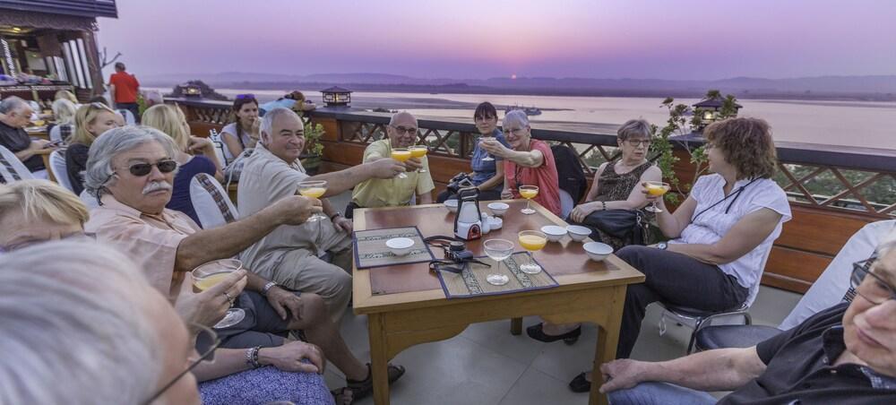 מנדלאי Ayarwaddy River View Hotel מראה חיצוני תמונה