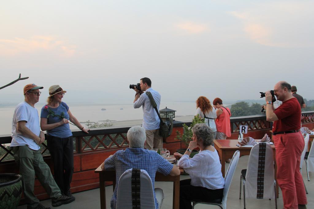מנדלאי Ayarwaddy River View Hotel מראה חיצוני תמונה