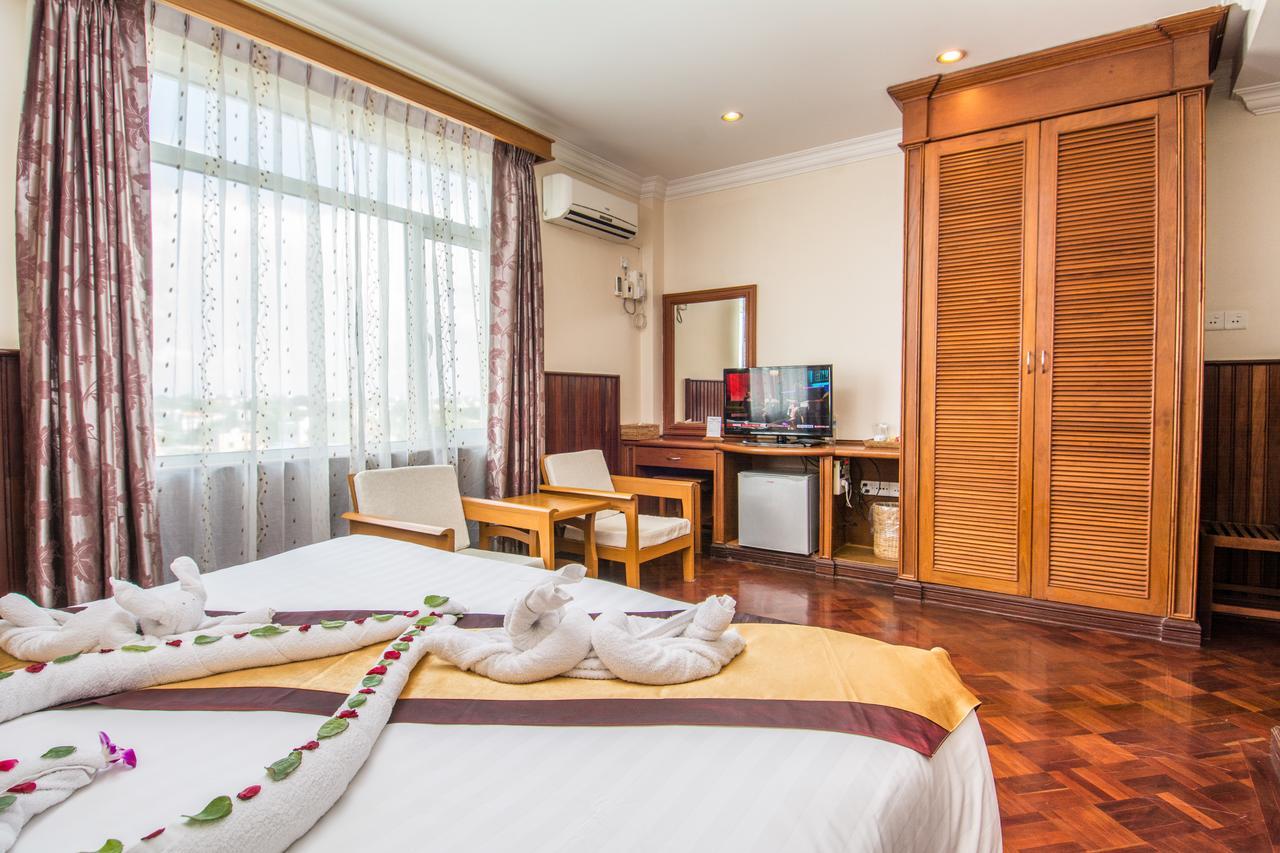 מנדלאי Ayarwaddy River View Hotel מראה חיצוני תמונה