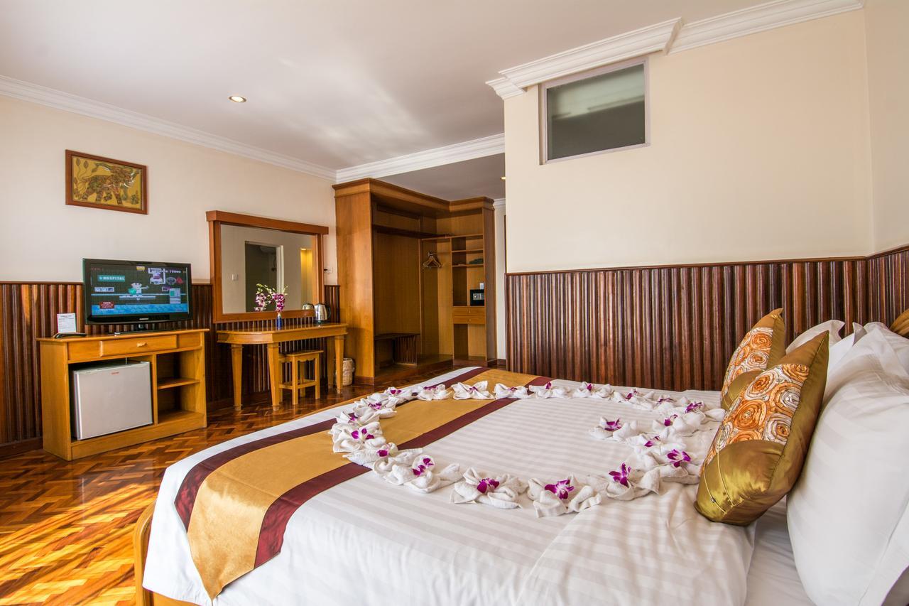 מנדלאי Ayarwaddy River View Hotel מראה חיצוני תמונה