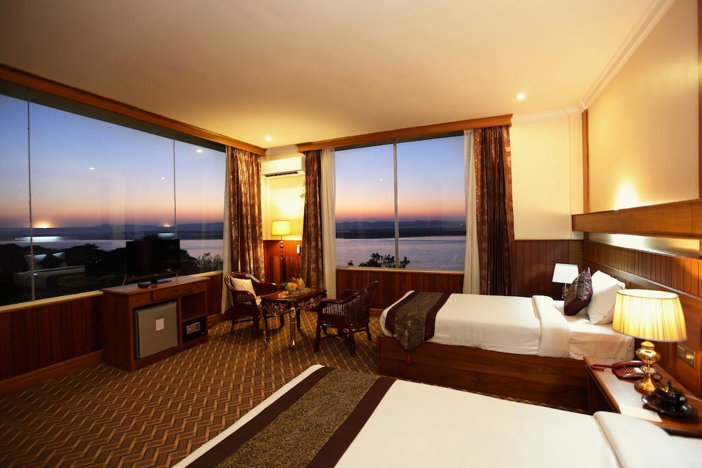 מנדלאי Ayarwaddy River View Hotel מראה חיצוני תמונה