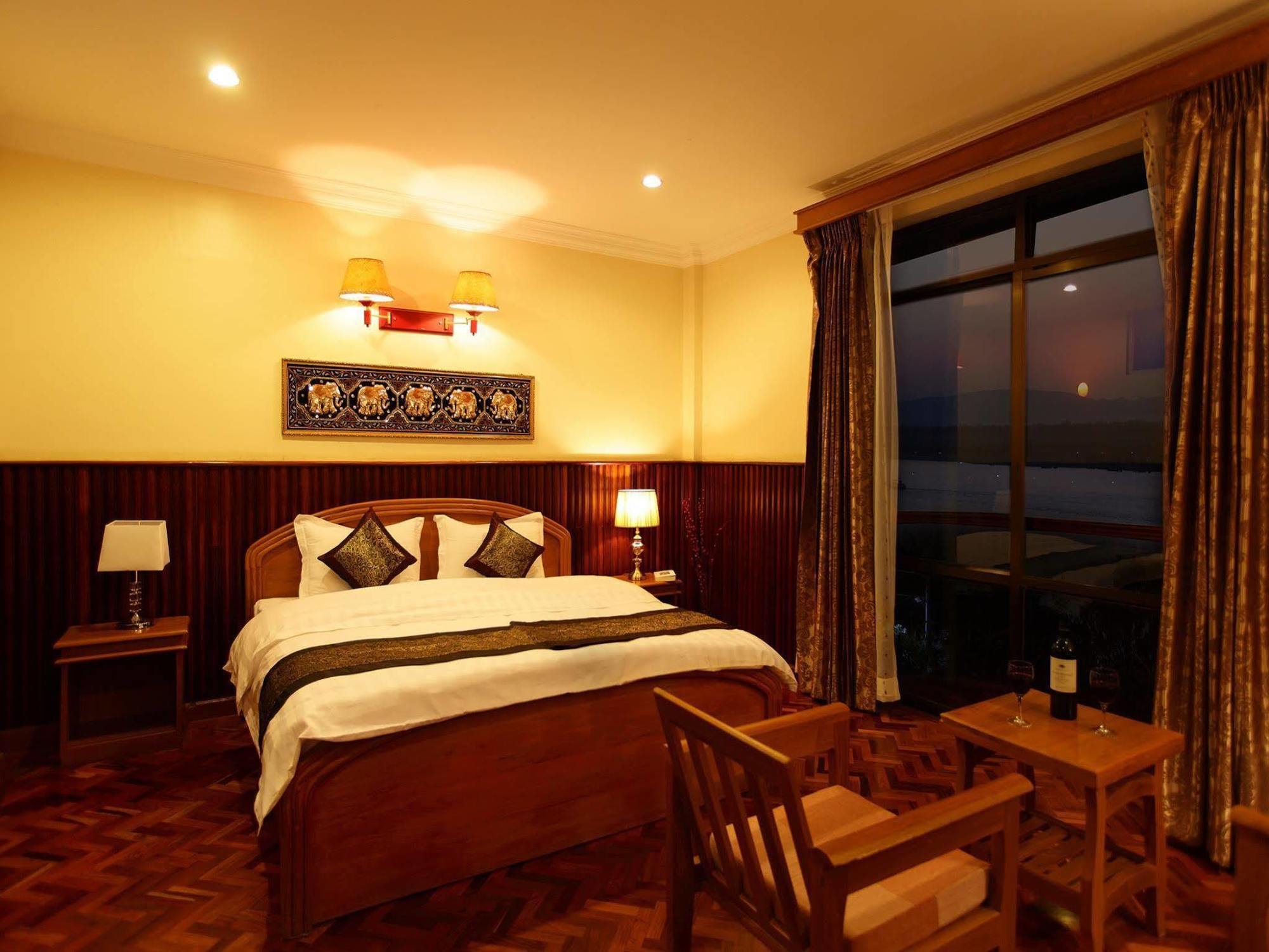 מנדלאי Ayarwaddy River View Hotel מראה חיצוני תמונה