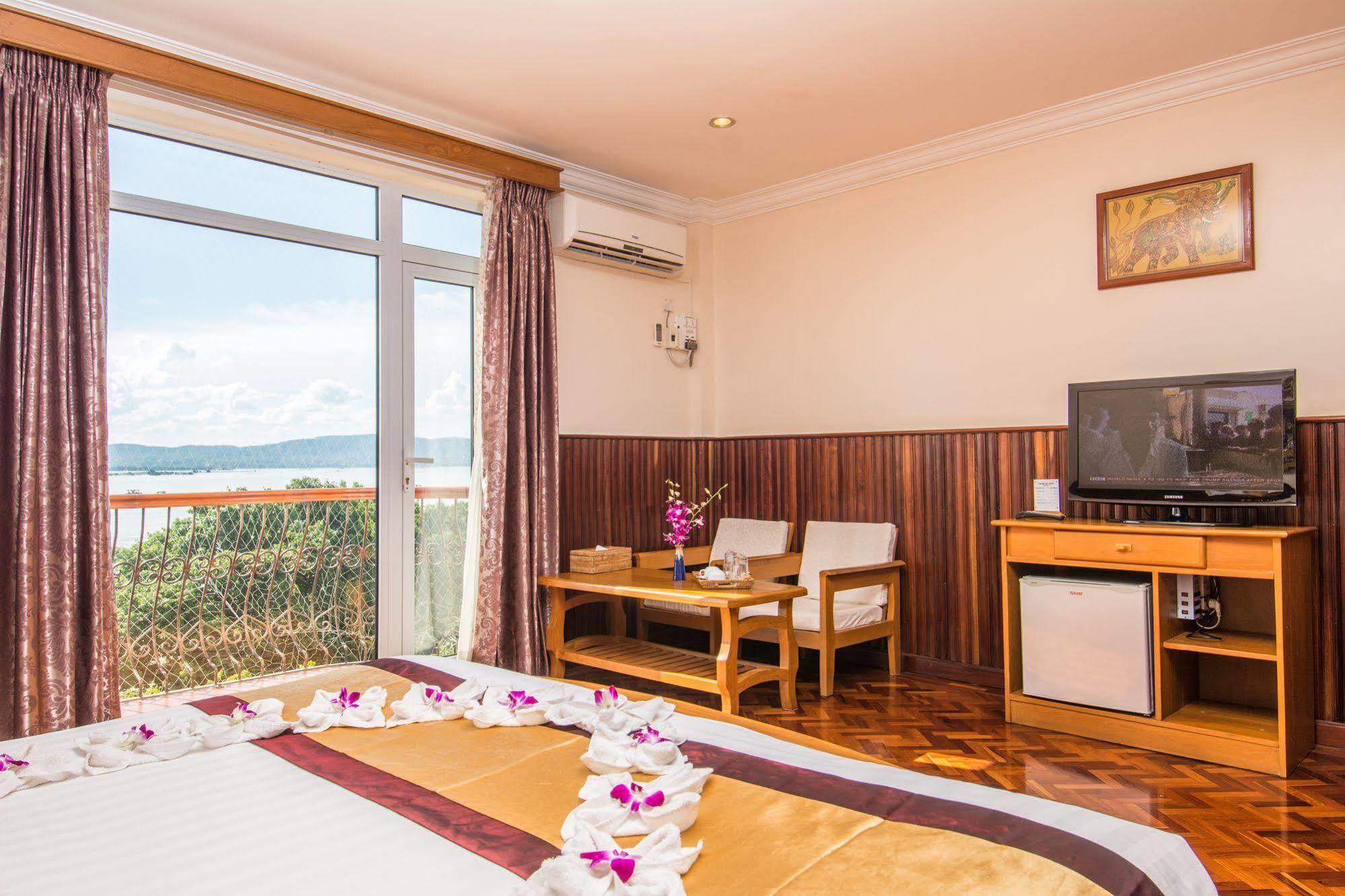 מנדלאי Ayarwaddy River View Hotel מראה חיצוני תמונה
