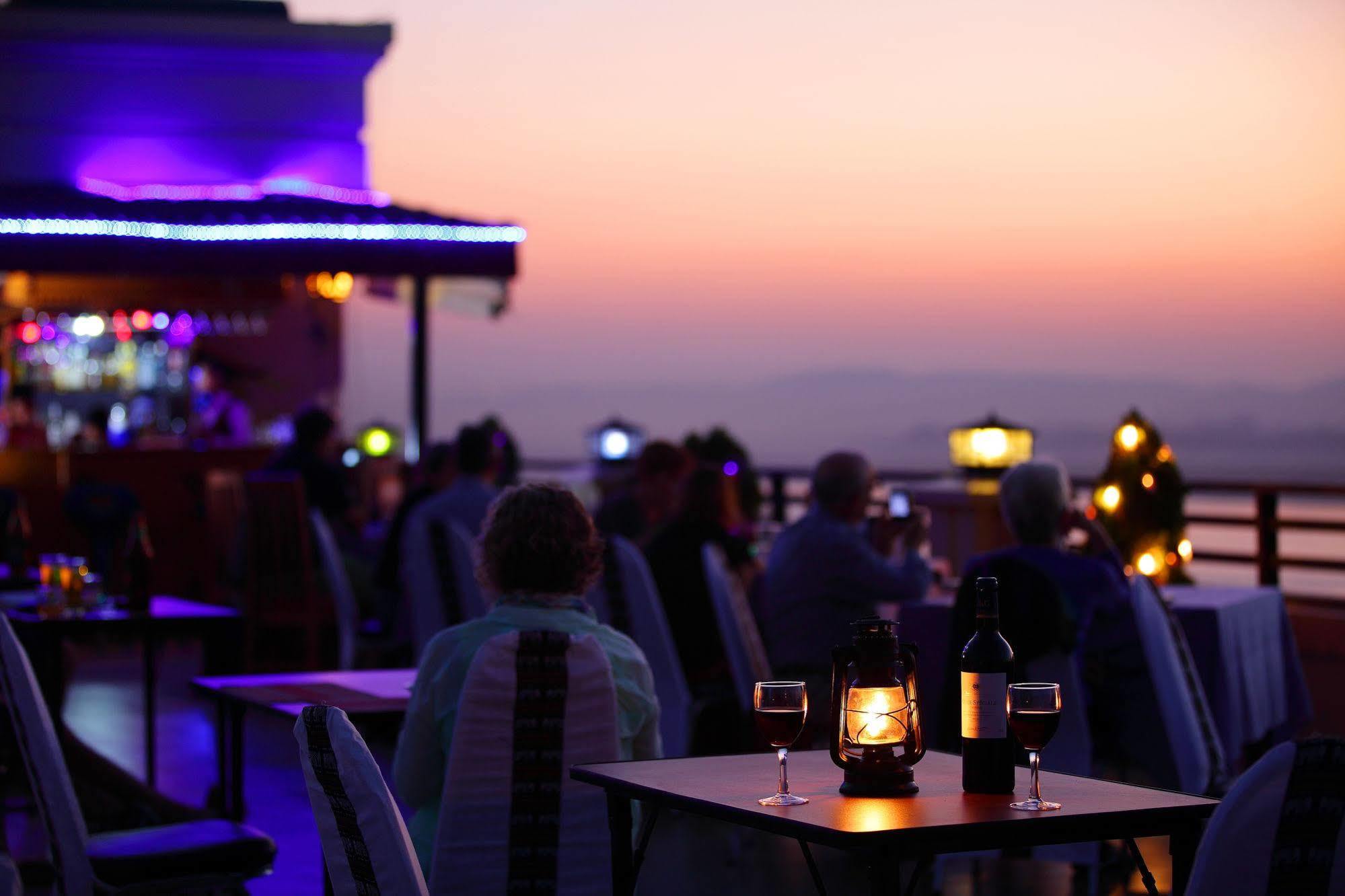 מנדלאי Ayarwaddy River View Hotel מראה חיצוני תמונה