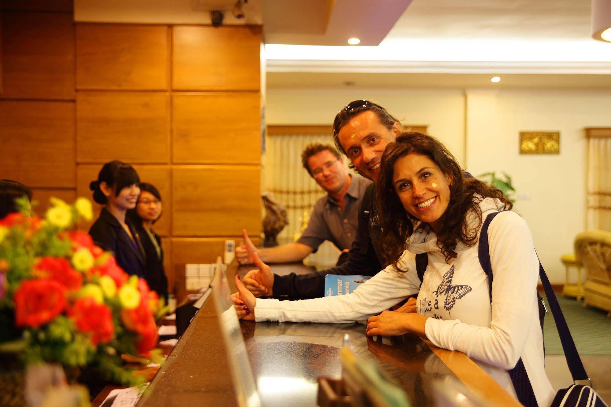 מנדלאי Ayarwaddy River View Hotel מראה חיצוני תמונה